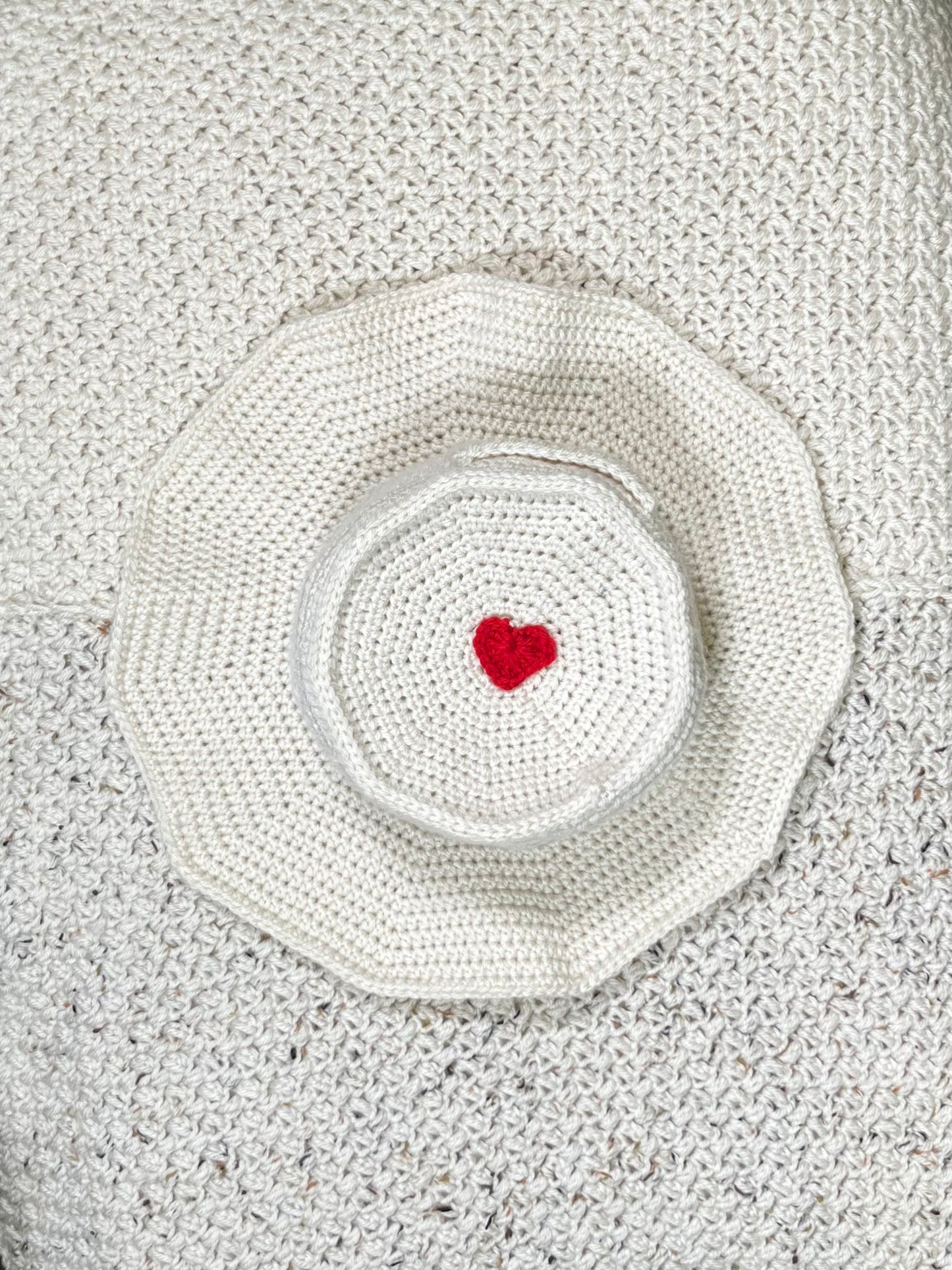 Oma 'Valentine' Adult Bucket Cap